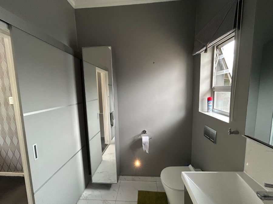 To Let 4 Bedroom Property for Rent in Mill Park Eastern Cape